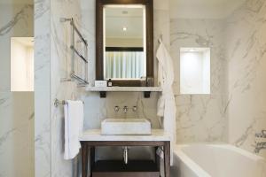 The Chess Hotel Paris